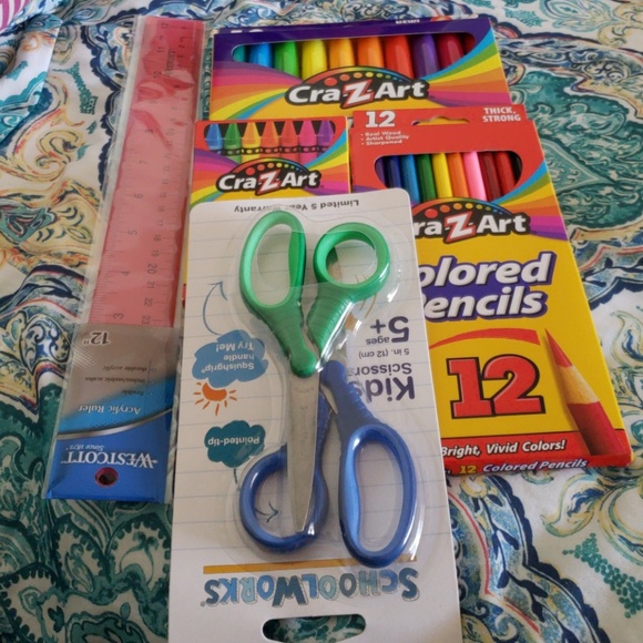 School supplies/ All New - Picture 1 of 4